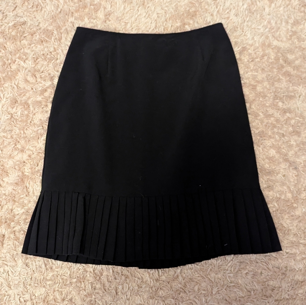 Elegant Black Pleated Skirt